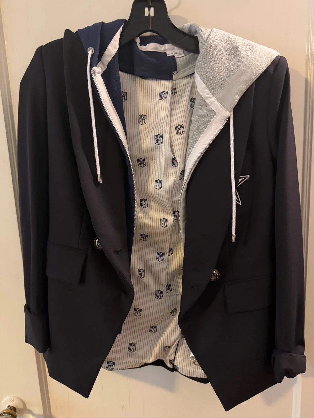 Veronica Beard x NFL Dallas Cowboys Double-Breasted Blazer with Dickey - Picture 5 of 8
